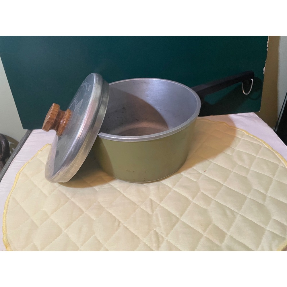 Vintage West Bend Avocado Green Aluminum Saucepan with Lid Retro 7.5 Inch Pot